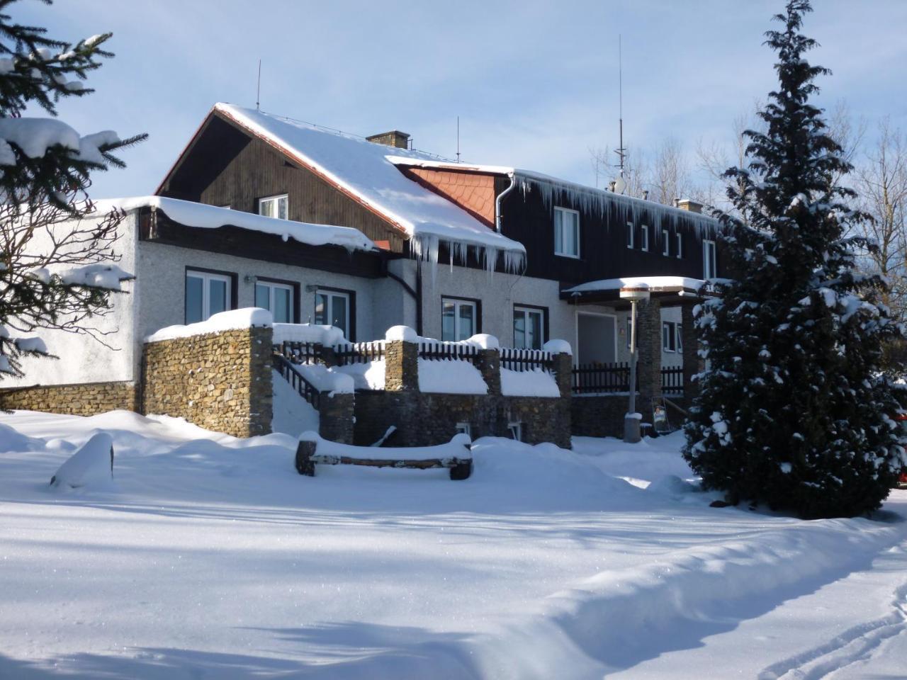 Hotel Rohanov Lhota nad Rohanovem Eksteriør bilde