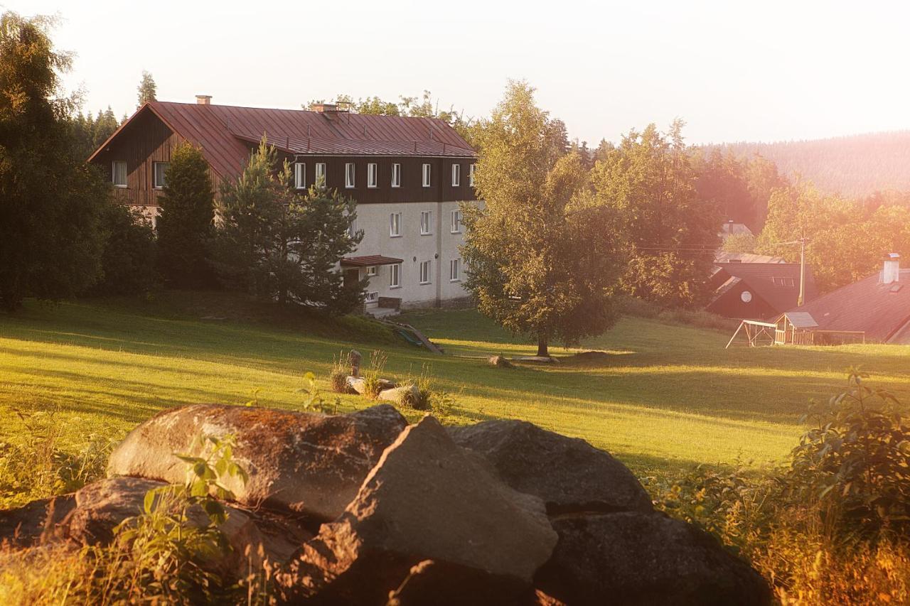 Hotel Rohanov Lhota nad Rohanovem Eksteriør bilde